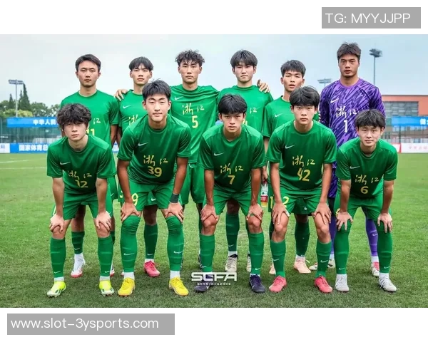 浙江绿城足球队队长的领导力与球队发展之路探讨