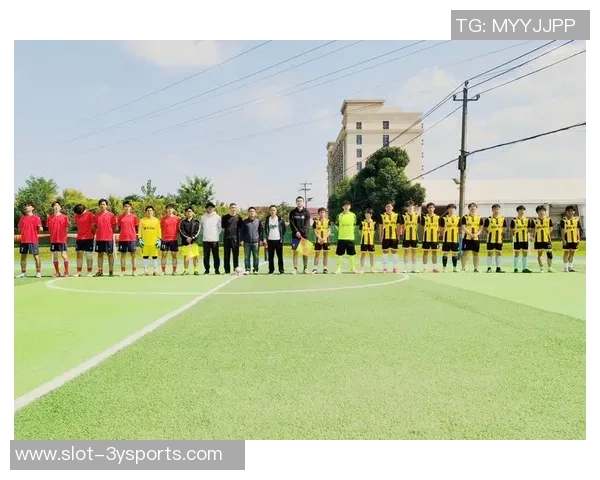 杨运在足球赛场上的崛起与挑战解析他的技术风格与未来发展方向 杨运在足球赛场上的崛起与挑战解析他的技术风格与未来发展方向